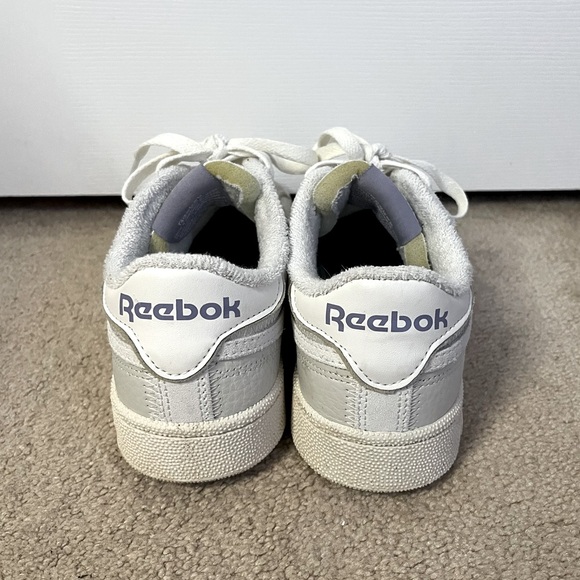 white and lilac purple reebok - Picture 3 of 5